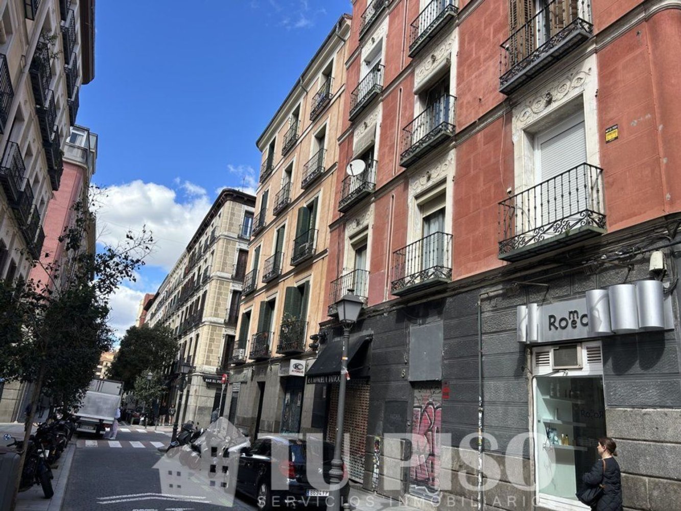 203m² Commercial property in Madrid, Spain No. 22302