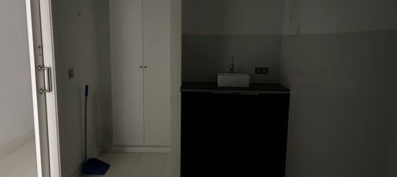 203m² Commercial property in Madrid, Spain No. 22302 25