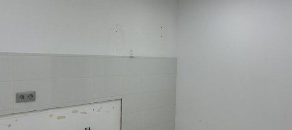 203m² Commercial property in Madrid, Spain No. 22302 18