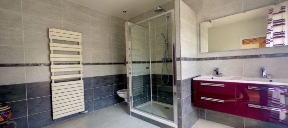 3 bedrooms House in Poissy, France No. 178024 8