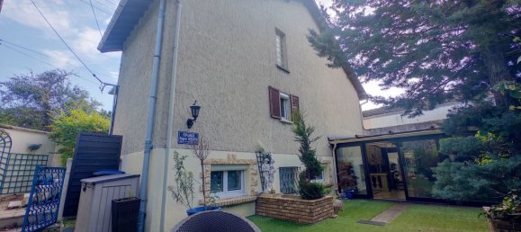 3 bedrooms House in Poissy, France No. 178024 3