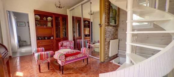 3 bedrooms House in Poissy, France No. 178024 7