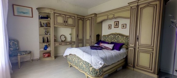 3 bedrooms House in Poissy, France No. 178024 9