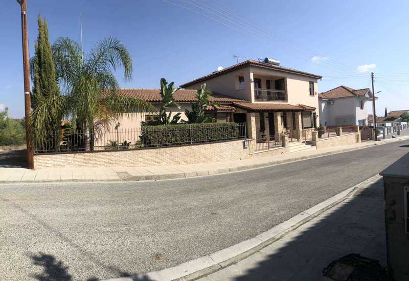 7 bedrooms Commercial property in Episkopi, Cyprus No. 6258