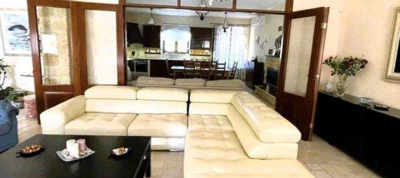 7 bedrooms House in Episkopi, Cyprus No. 6258 15