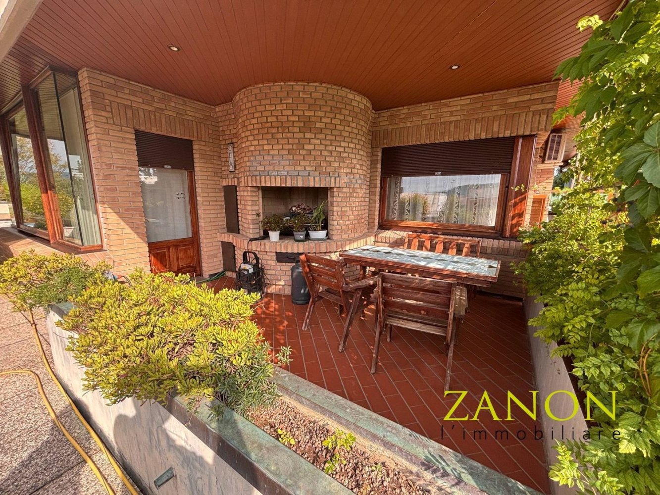 1173m² Building in Gorizia, Italy No. 398815