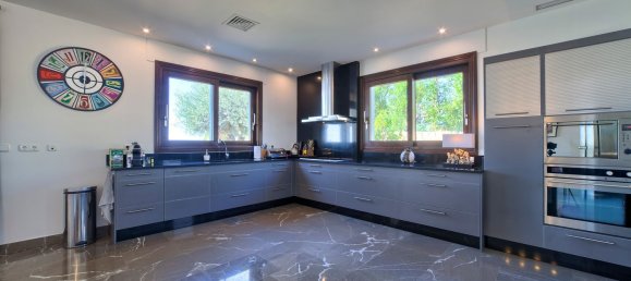 5 bedrooms House in Malaga, Spain No. 21060 18