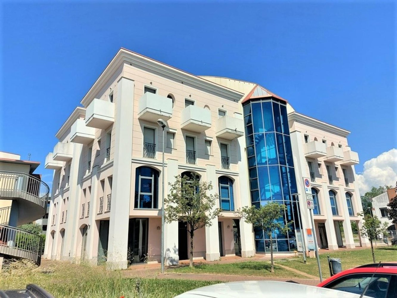 2 rooms Office in Gorizia, Italy No. 137110