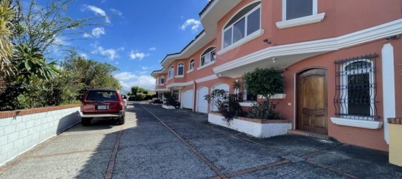 4 bedrooms House in Santa Ana, Costa Rica No. 1000 2