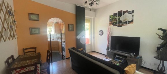 2-salle Appartement à Genoa, Italy No. 121724 3