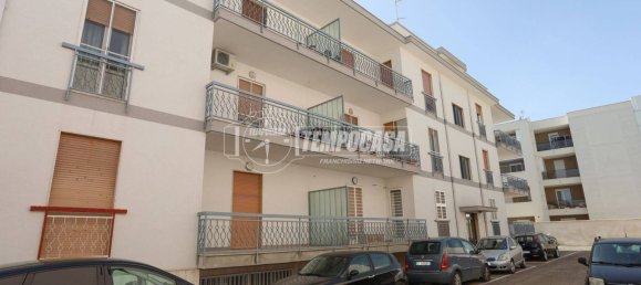 Apartamento de 3 dormitorios en Valenzano, Italy No. 195850 24