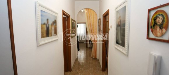 Apartamento de 3 dormitorios en Valenzano, Italy No. 195850 19