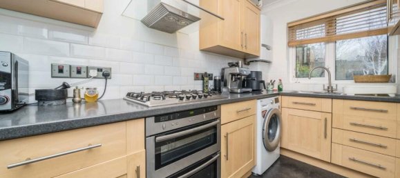 3 bedrooms Commercial property in Surbiton, United Kingdom No. 10236 3