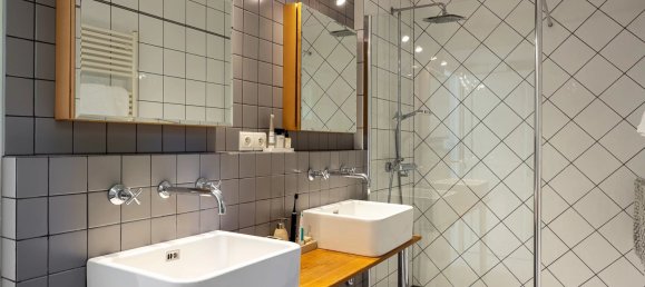 5 bedrooms Villa in Antibes, France No. 38234 6