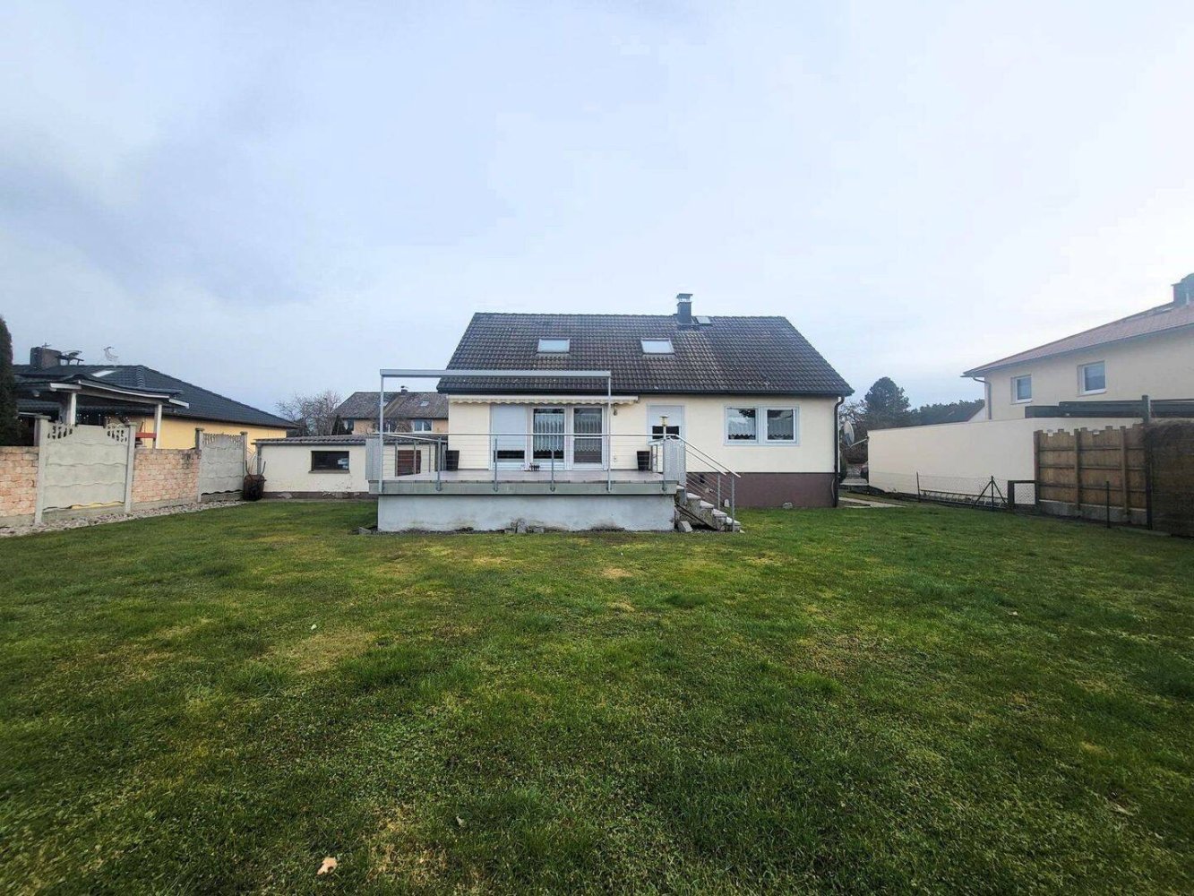 6-salle Maison de ville à Roth, Germany No. 354621