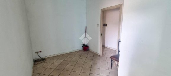 Armazém de 4 divisões em Usmate Velate, Italy N.º 311097 9