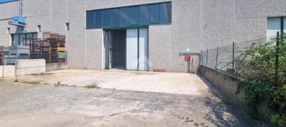 Armazém de 4 divisões em Usmate Velate, Italy N.º 311097 12