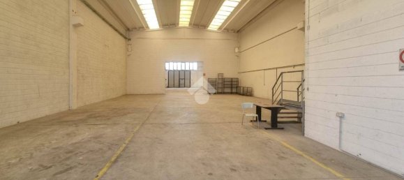 Armazém de 4 divisões em Usmate Velate, Italy N.º 311097 31