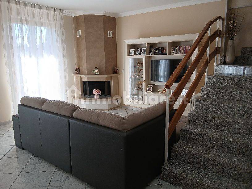 3 bedrooms House in Capriglia Irpina, Italy No. 300446