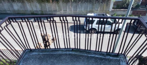 Apartamento de 2 dormitorios en Legnano, Italy No. 330222 32