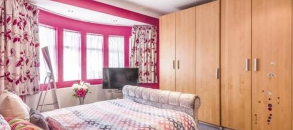 8 bedrooms House in London, United Kingdom No. 757 4