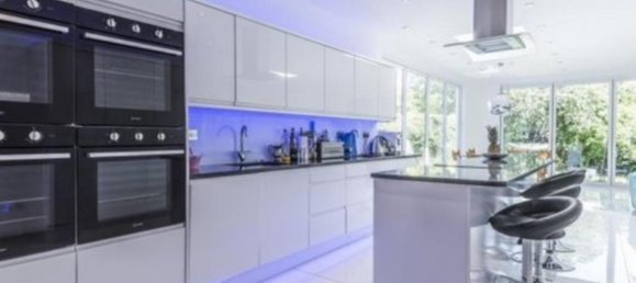 8 bedrooms House in London, United Kingdom No. 757 10