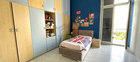 3 rooms Apartment in Torre Annunziata, Italy No. 91323 6