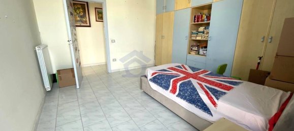 3 rooms Apartment in Torre Annunziata, Italy No. 91323 7