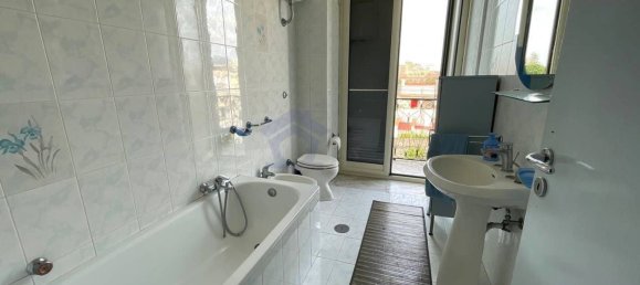 3 rooms Apartment in Torre Annunziata, Italy No. 91323 12