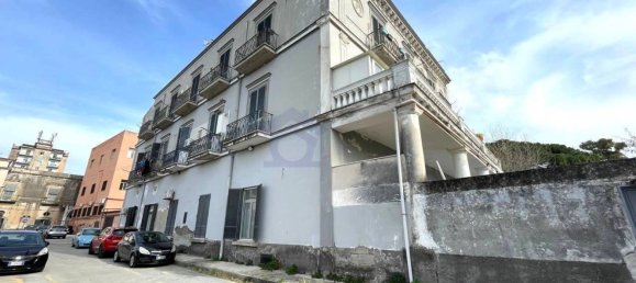 3 rooms Apartment in Torre Annunziata, Italy No. 91323 19