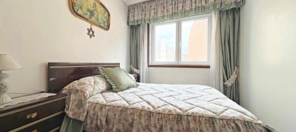 Apartamento de 3 dormitorios en La Coruña, Spain No. 32282 9