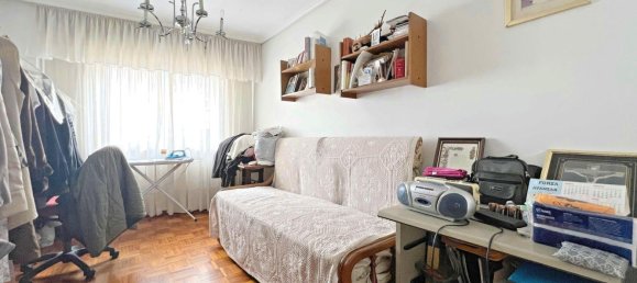 Apartamento de 3 dormitorios en La Coruña, Spain No. 32282 17