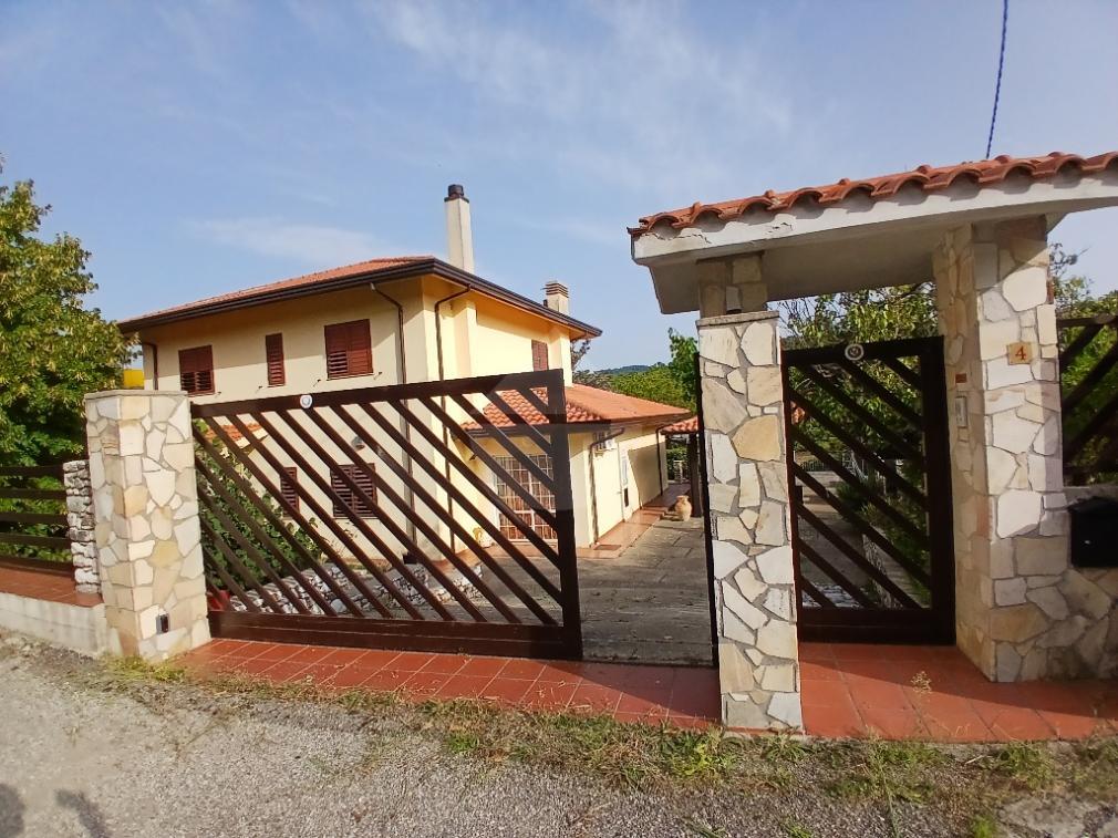 8-Zimmer Villa in Carolei, Italy, Nr. 388537