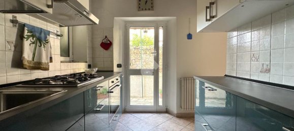 Квартира с 5 комнатами в Берджеджи, Италия № 107007 4