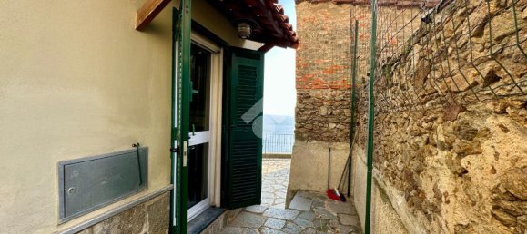 Квартира с 5 комнатами в Берджеджи, Италия № 107007 29