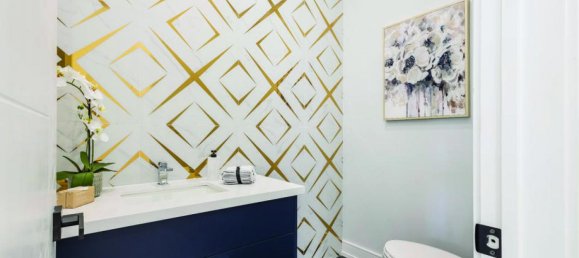 5 bedrooms House in Toronto, Canada No. 848 8