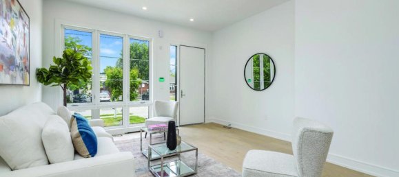 5 bedrooms House in Toronto, Canada No. 848 5