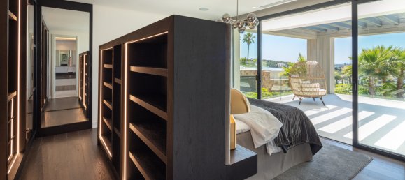 5 bedrooms Villa in Nueva Andalucia, Spain No. 3057 12