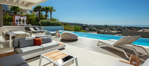 5 bedrooms Villa in Nueva Andalucia, Spain No. 3057 5