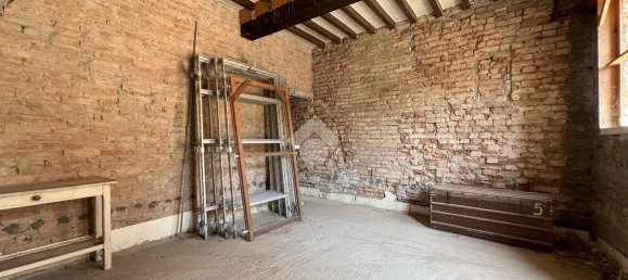 3غرفة منزل في Calvatone, Italy رقم 150769 4