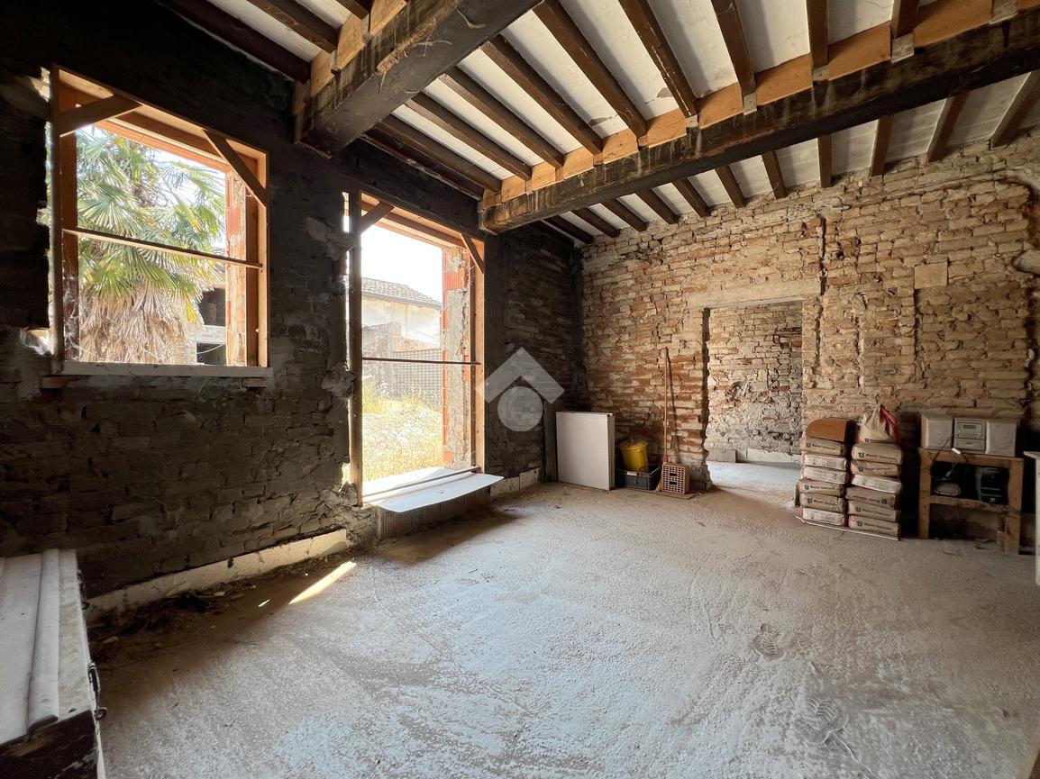 3غرفة منزل في Calvatone, Italy رقم 150769