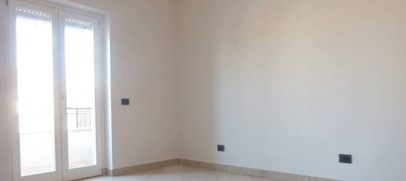 3 rooms Apartment in Marino, Italy No. 252910 2
