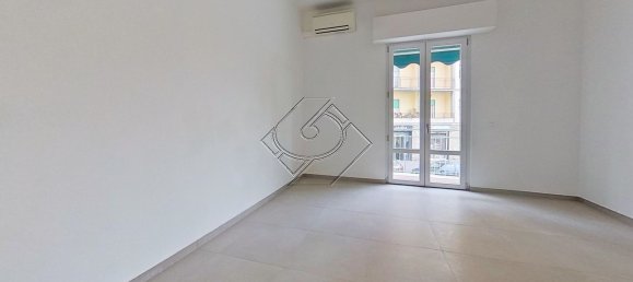 4 rooms Apartment in Florence, Italy No. 49531 8