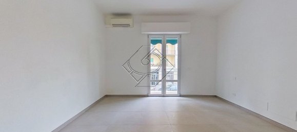 4 rooms Apartment in Florence, Italy No. 49531 14