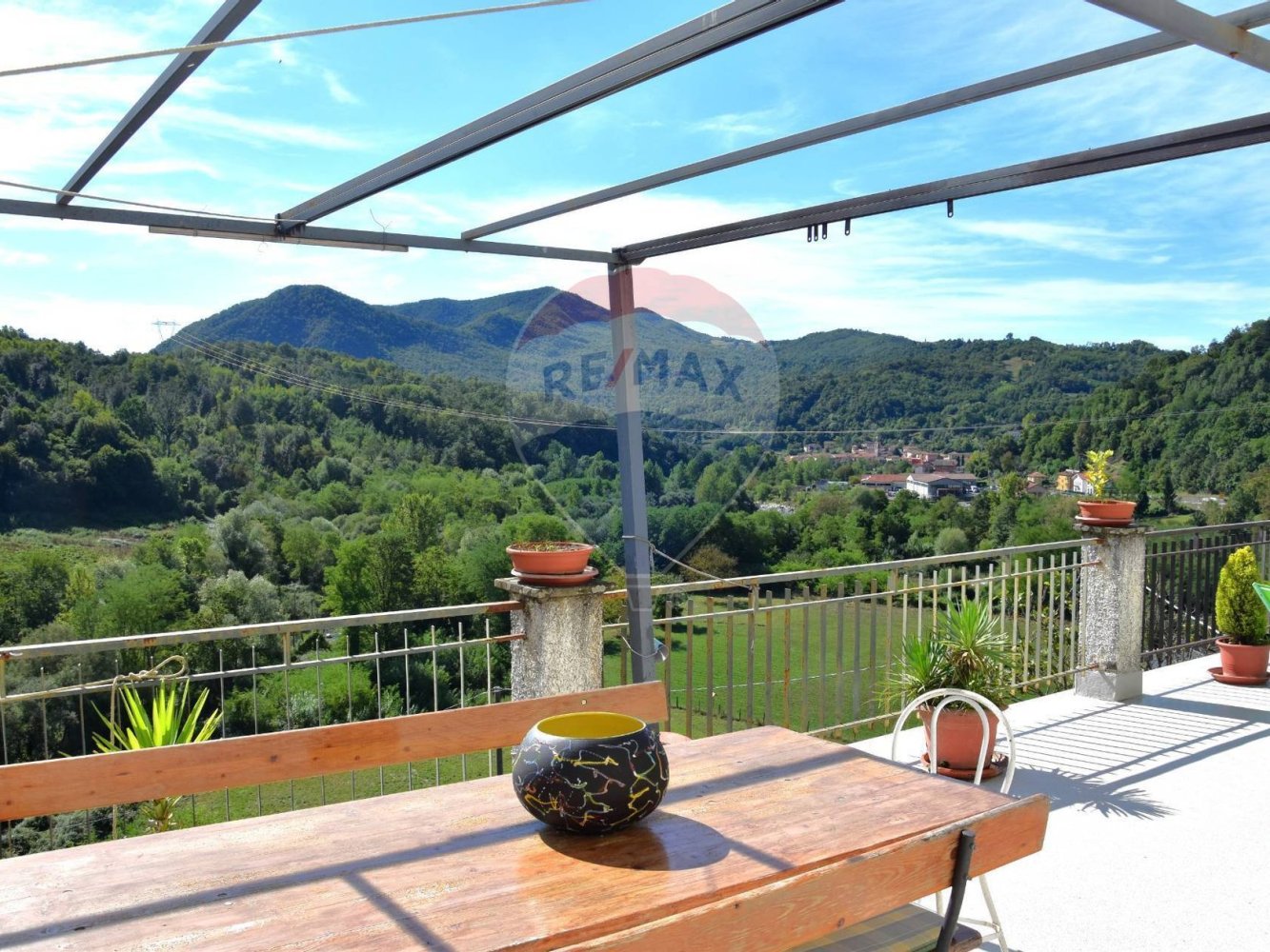 Villa de 3 dormitorios en Maissana, Italy No. 108935