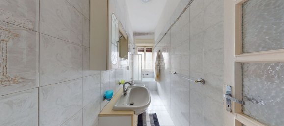 6 rooms Apartment in Turin, Italy No. 108587 9