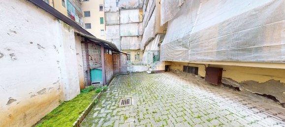 6 rooms Apartment in Turin, Italy No. 108587 4