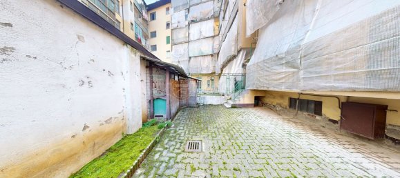 6 rooms Apartment in Turin, Italy No. 108587 5