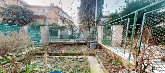 6 rooms Apartment in Turin, Italy No. 108587 3