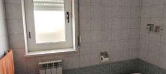 5 rooms Apartment in Crotone, Italy No. 183027 2